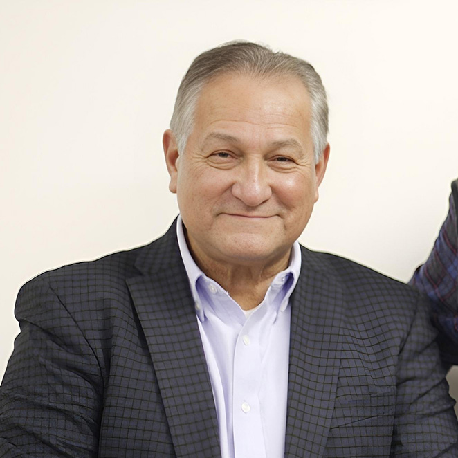 Dr. Mario Valdés Garza